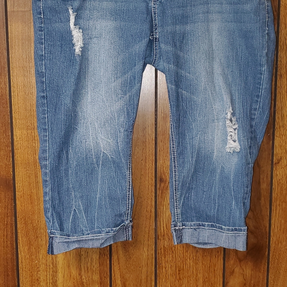 No Boundaries Blue Ankle & Cropped Jeans
